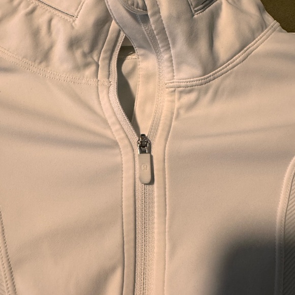 EUC - Lululemon Far and Free Jacket - Picture 4 of 8